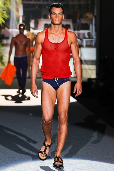Look 13